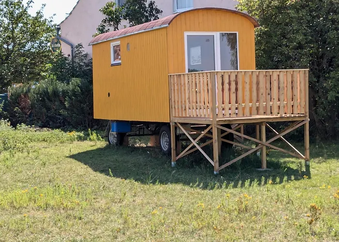 Bauwagen Auf Der Alpakawiese Camping Lehnin