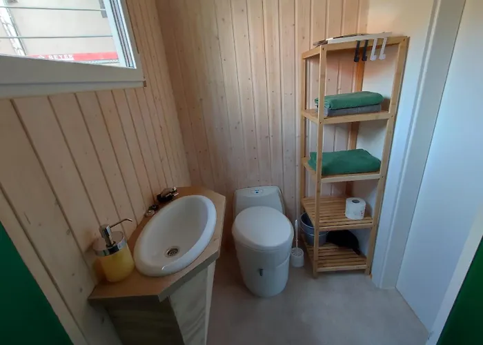 Camping Bauwagen Auf Der Alpakawiese