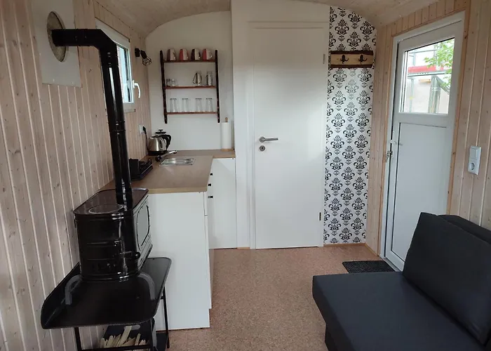 Bauwagen Auf Der Alpakawiese *